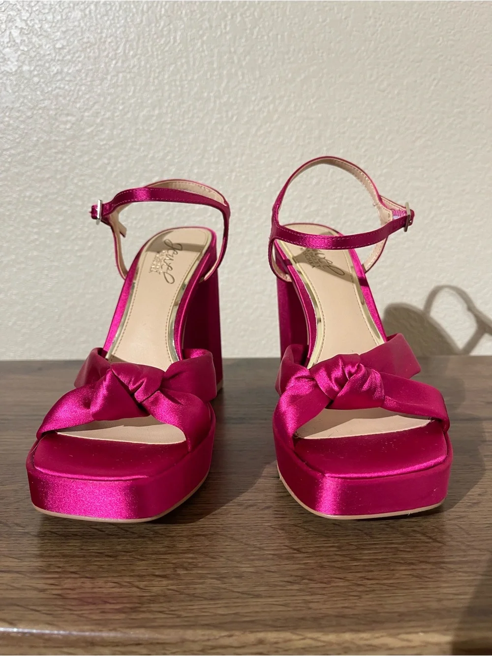 Jewel Badgley Mischka Fuchsia Satin Knotted Platform Block Heels